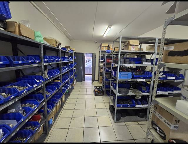 1,417M² WAREHOUSE TO LET IN MEADOWDALE